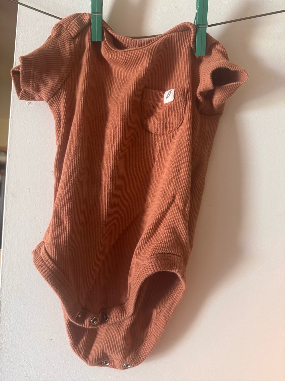 Ribbed Short-Sleeve Baby One-Piece Bodysuit in Rust - Unbranded